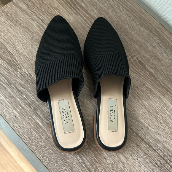 Steven black mules in 6.5. - Picture 1 of 5